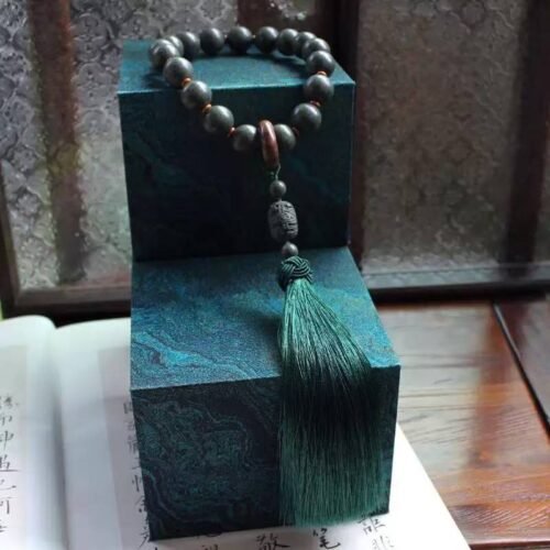 Soothing and promoting sleep with fragrant beads, hand-held bracelet